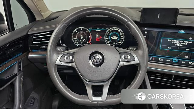 Volkswagen Touareg 3rd generation 2020 Черный из Кореи, фото 5