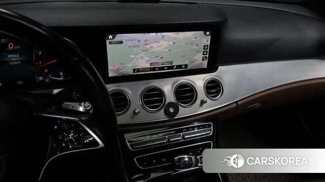 Mercedes-Benz E-Class W213 2021 Серебристо-серый из Кореи, фото 5