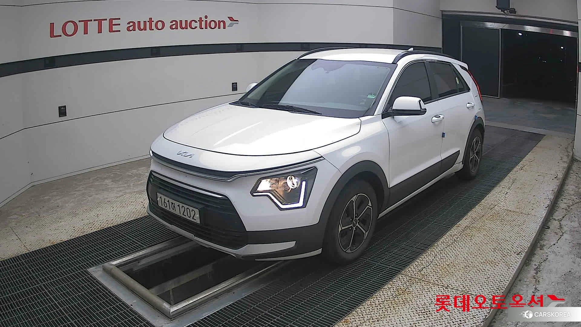 Kia Niro Hybrid 2022 Белый из Кореи, фото 5