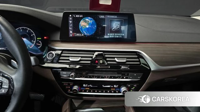 BMW 5 Series (G30) 2019 Белый из Кореи, фото 5