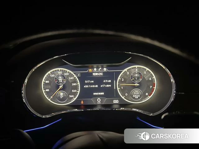 Bentley Flying 2021 Белый из Китая, фото 5
