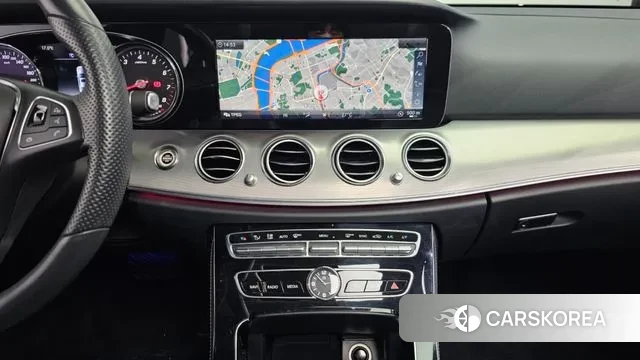 Mercedes-Benz E-Class W213 2018 Белый из Кореи, фото 5