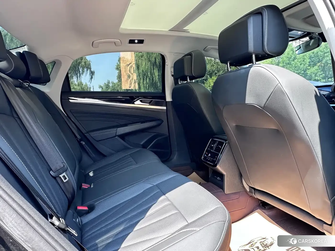 Volkswagen Passat 2025 Черный из Китая, фото 5
