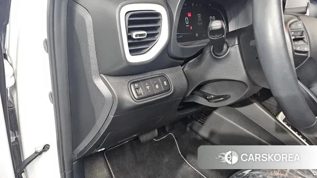 Hyundai Venue 2023 Белый из Кореи, фото 5