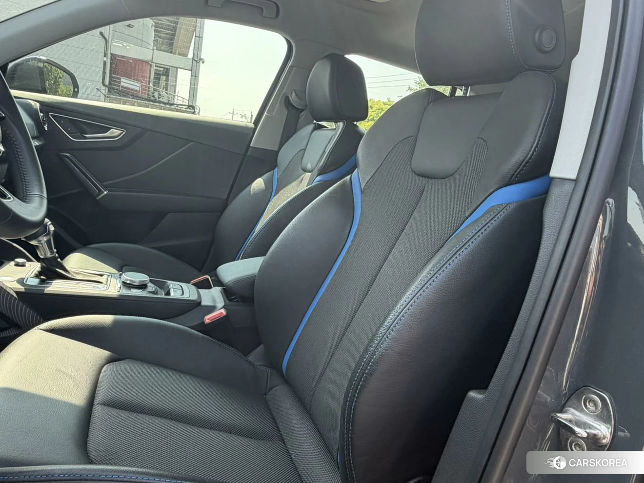 Audi Q2L 2019 Темно-серый из Китая, фото 5