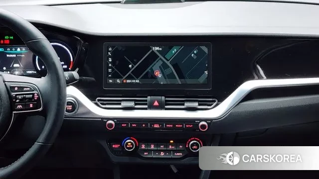 Kia Niro Plus 2023 Белый из Кореи, фото 5