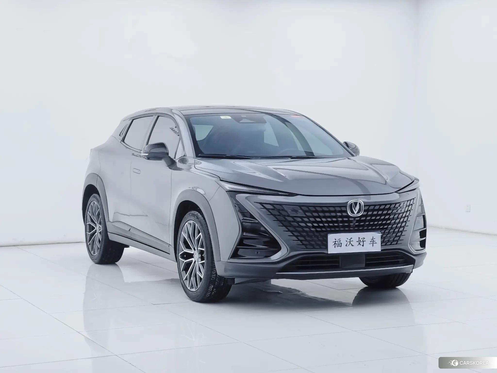 Chang'an UNI-T 2021 Темно-серый из Китая, фото 5