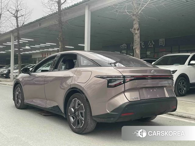 Toyota bZ3 2023 Коричневый из Китая, фото 5