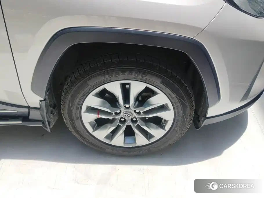 Toyota Wildlander 2021 Silver/gray из Китая, фото 5