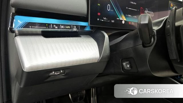 BMW 5 Series (G60) 2025 Белый из Кореи, фото 5