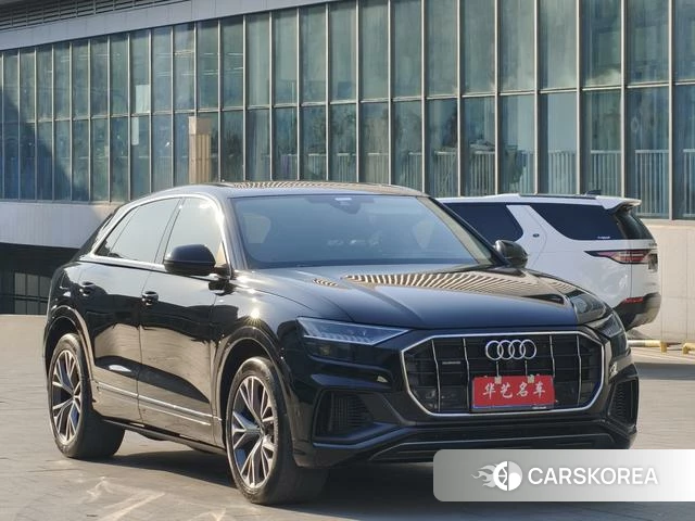 Audi Q8 2023 Черный из Китая, фото 5