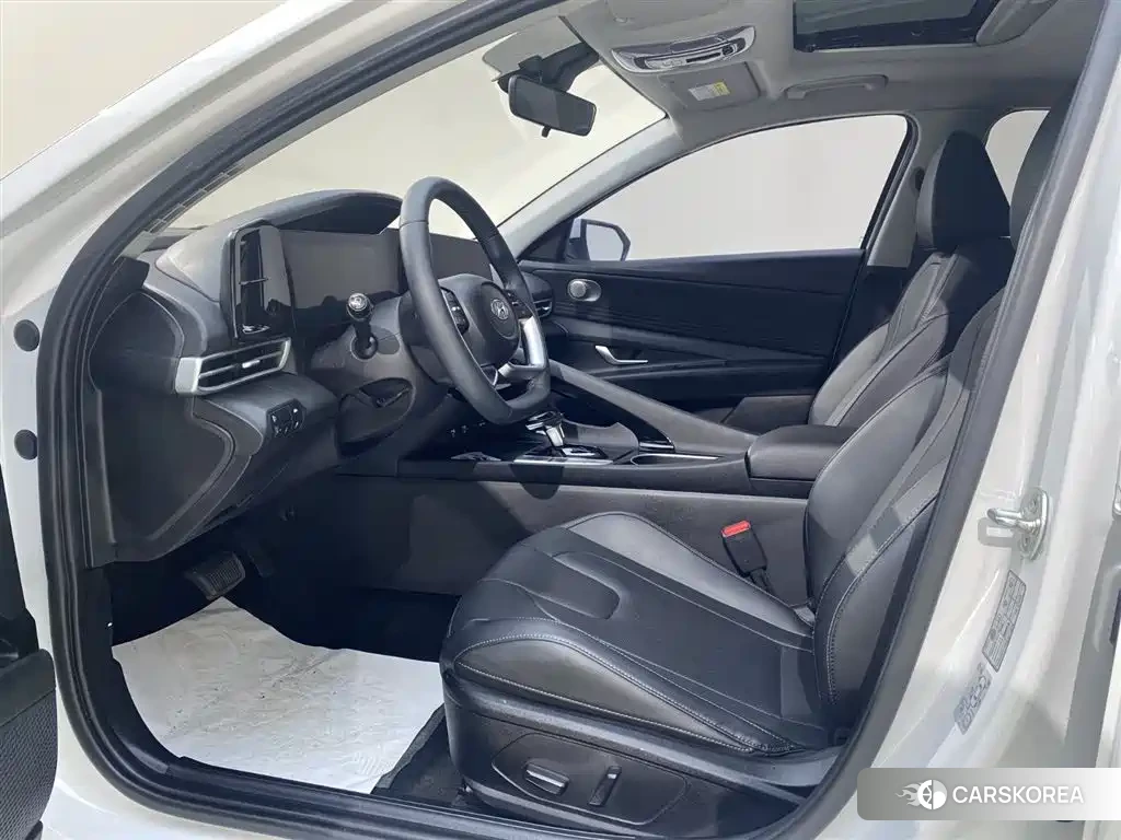 Hyundai Elantra 2022 Белый из Китая, фото 5