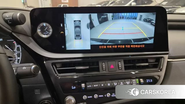 Lexus ES300h 7th generation 2025 Черный из Кореи, фото 5