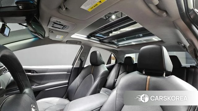 Toyota Camry (XV70) 2018 Песочный из Кореи, фото 4