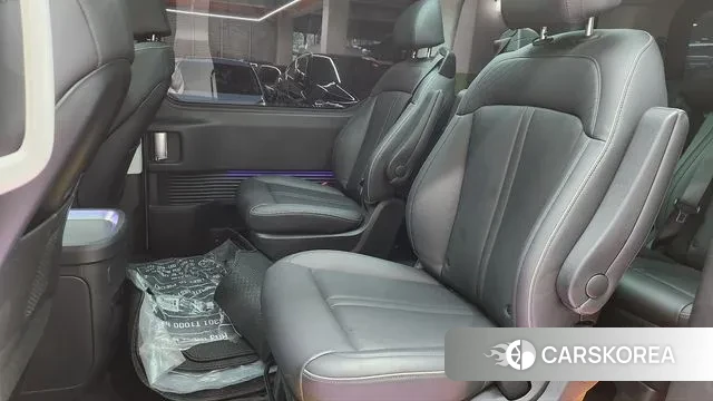 Hyundai Staria 2023 Белый из Кореи, фото 5