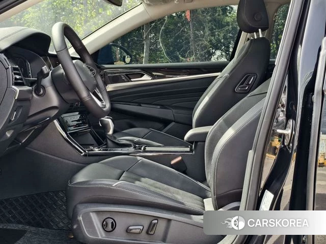 Volkswagen Passat 2023 Черный из Китая, фото 5
