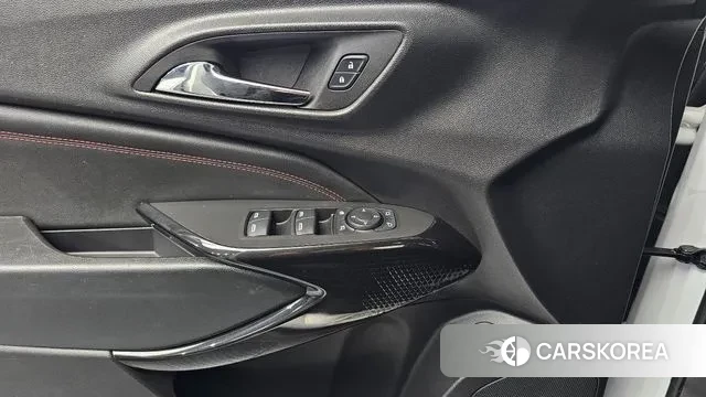 Chevrolet (GM Daewoo) Trax Crossover 2023 Белый из Кореи, фото 5