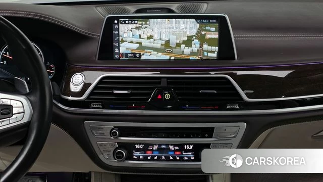 BMW 7 Series (G11) 2018 Светло-серебряный цвет из Кореи, фото 5