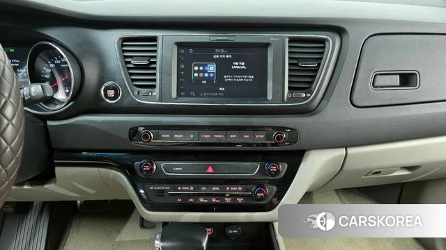 Kia The New Carnival 2018 Серебряный из Кореи, фото 5