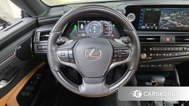 Lexus ES300h 7th generation 2025 Белый из Кореи, фото 5