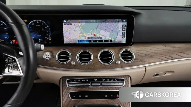 Mercedes-Benz E-Class W213 2021 Белый из Кореи, фото 5