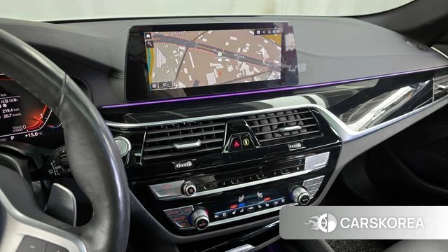 BMW 5 Series (G30) 2019 Белый из Кореи, фото 5