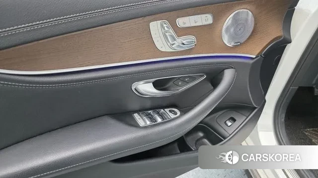 Mercedes-Benz E-Class W213 2018 Белый из Кореи, фото 5