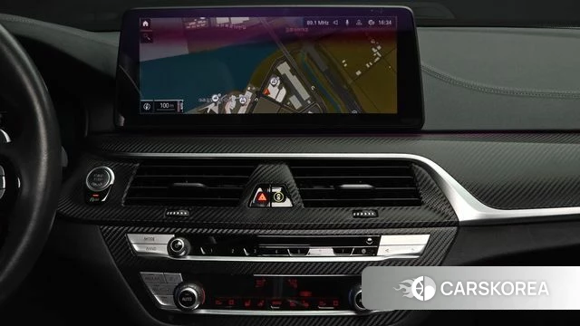 BMW 5 Series (G30) 2020 Белый из Кореи, фото 5