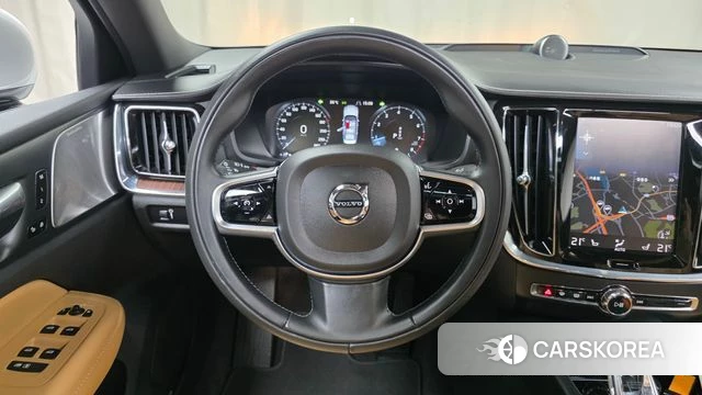 Volvo S60 3rd generation 2021 Белый из Кореи, фото 5