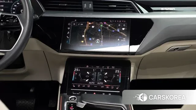 Audi e-Tron 2023 Черный из Кореи, фото 5