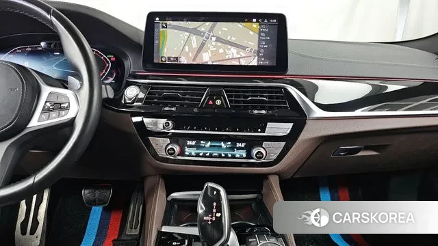 BMW 5 Series (G30) 2021 Белый из Кореи, фото 5