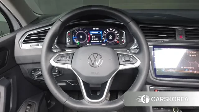 Volkswagen Tiguan second Generation 2021 Белый из Кореи, фото 5