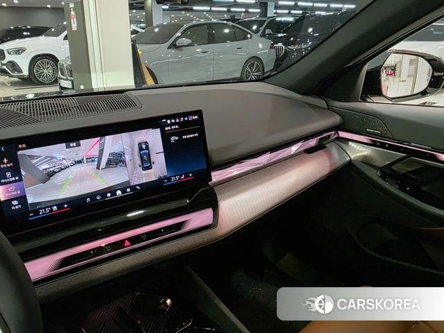 BMW 5 Series (G60) 2025 Черный из Кореи, фото 5
