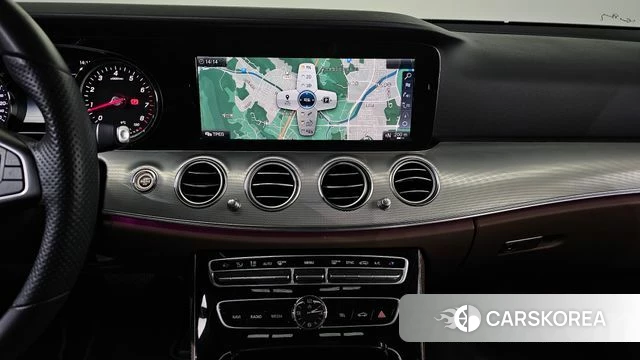 Mercedes-Benz E-Class W213 2018 Белый из Кореи, фото 5