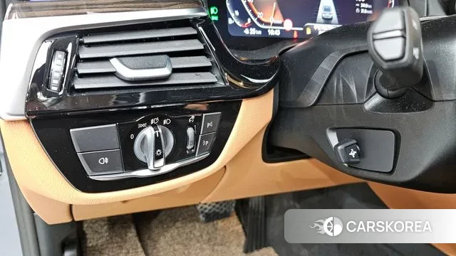 BMW 5 Series (G30) 2023 Серебряный из Кореи, фото 5