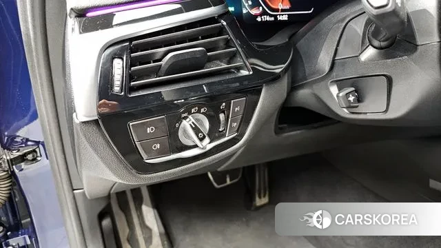 BMW 5 Series (G30) 2020 Синий из Кореи, фото 5