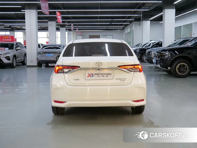 Toyota Corolla 2022 Белый из Китая, фото 5