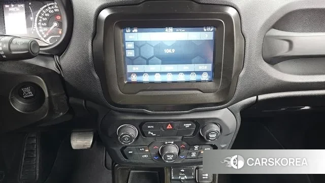 Jeep Renegade 2021 Белый из Кореи, фото 5