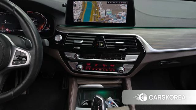 BMW 5 Series (G30) 2019 Серый из Кореи, фото 5