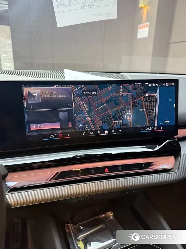 BMW 5 Series (G60) 2025 Белый из Кореи, фото 5