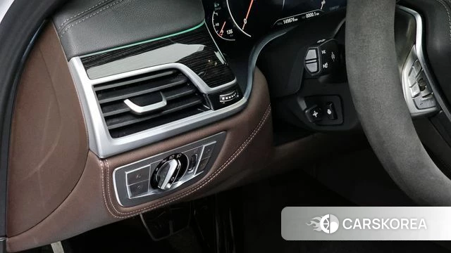 BMW 7 Series (G11) 2018 Белый из Кореи, фото 5