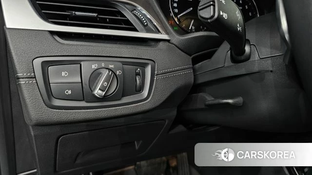BMW X1 (F48) 2021 Черный из Кореи, фото 5