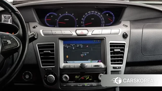 Ssangyong Korando Turismo 2018 Белый из Кореи, фото 5