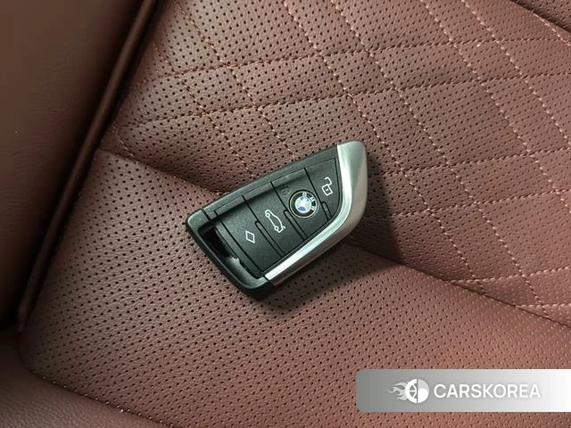 BMW 3 series 2024 Белый из Китая, фото 5