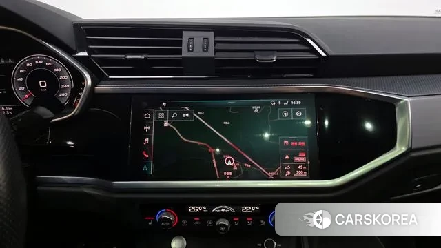 Audi Q3 (F3) 2020 Серый из Кореи, фото 5