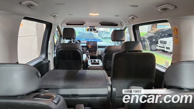 Hyundai Staria 2023 Желтый из Кореи, фото 5