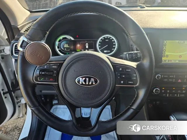 Kia Niro 2018 Белый из Кореи, фото 5