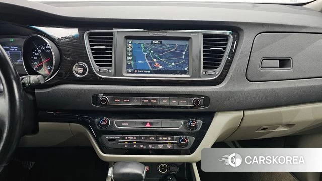 Kia The New Carnival 2019 Серебряный из Кореи, фото 5