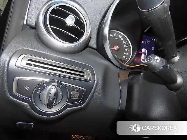 Mercedes-Benz C-Class W205 2018 Черный из Кореи, фото 5