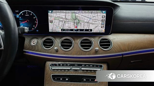 Mercedes-Benz E-Class W213 2022 Белый из Кореи, фото 5